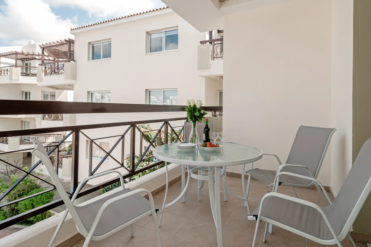 Artemis Cynthia Complex