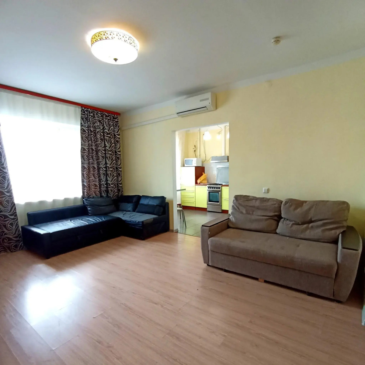 Аврора Люкс на улице Орджоникидзе