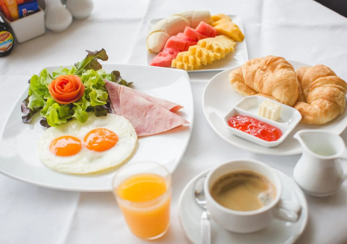 The Front Hotel and Apartment