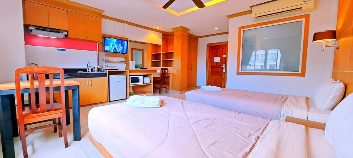 Green Harbor Hotel & Service Apartment