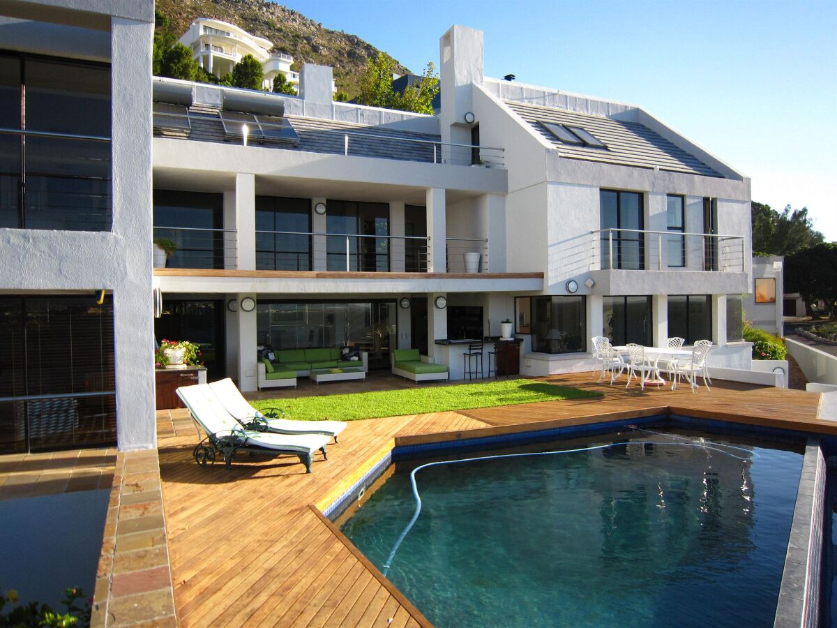 185 on Beach Boutique Suites and Apartments