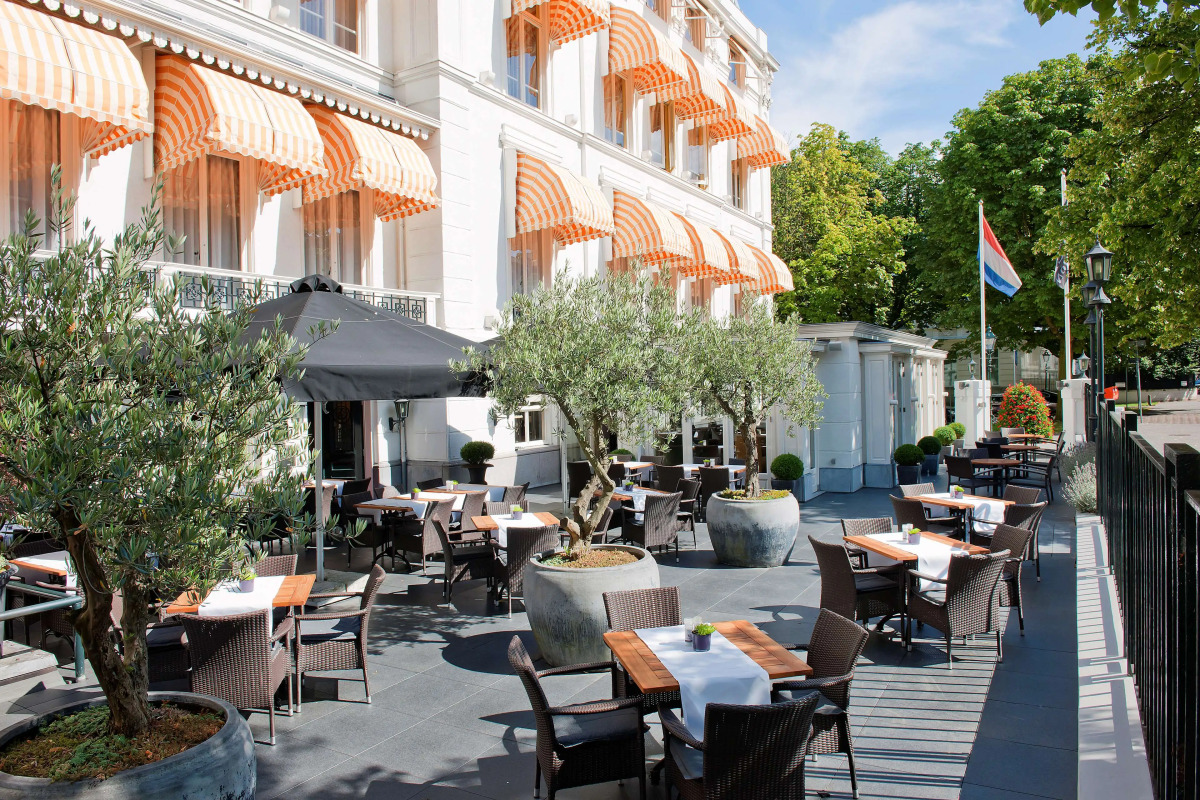 Carlton Ambassador Hotel