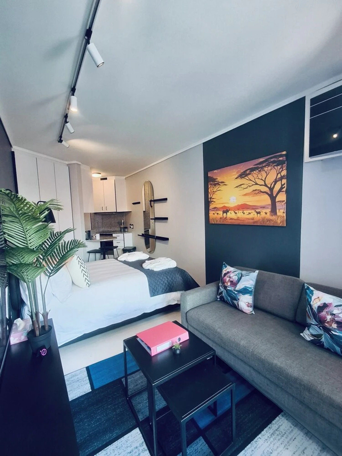 Urban Elephant Express The Flamingo