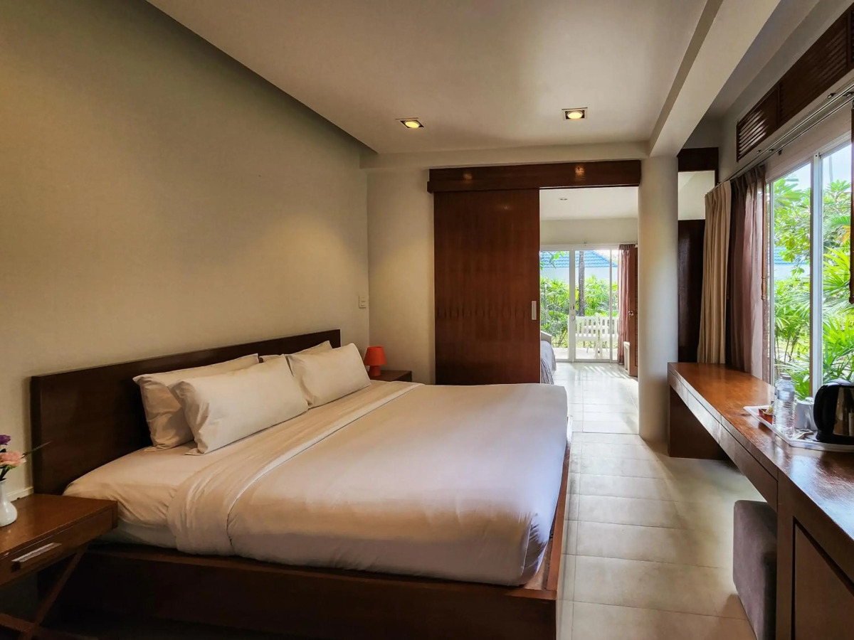 Отель Bandara On Sea