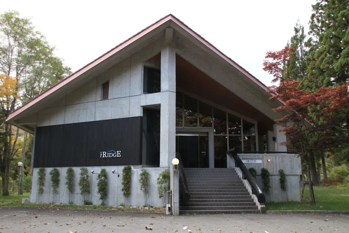 The Ridge Hotel & Apartments