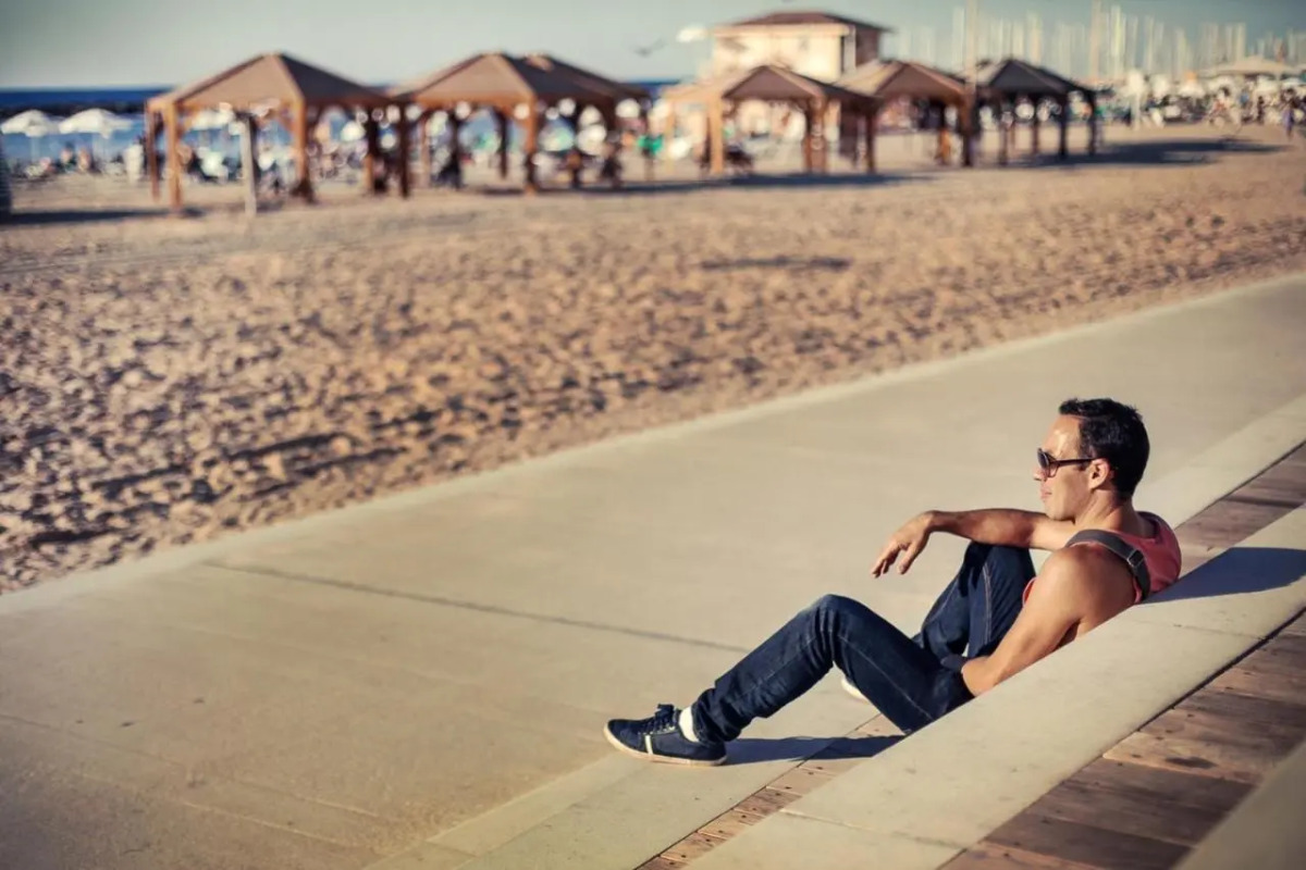 Sea Side by Zvieli Hotels