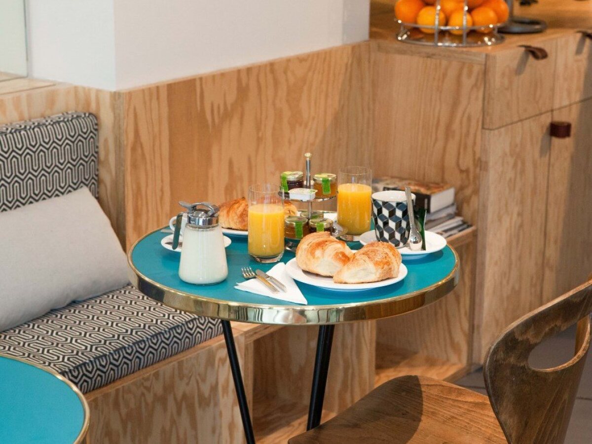 Отель Montholon Paris