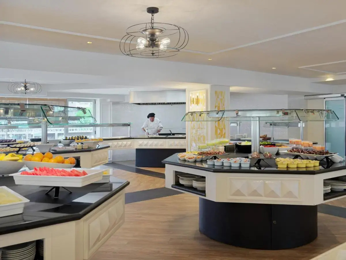 H10 Delfín - Adults Only