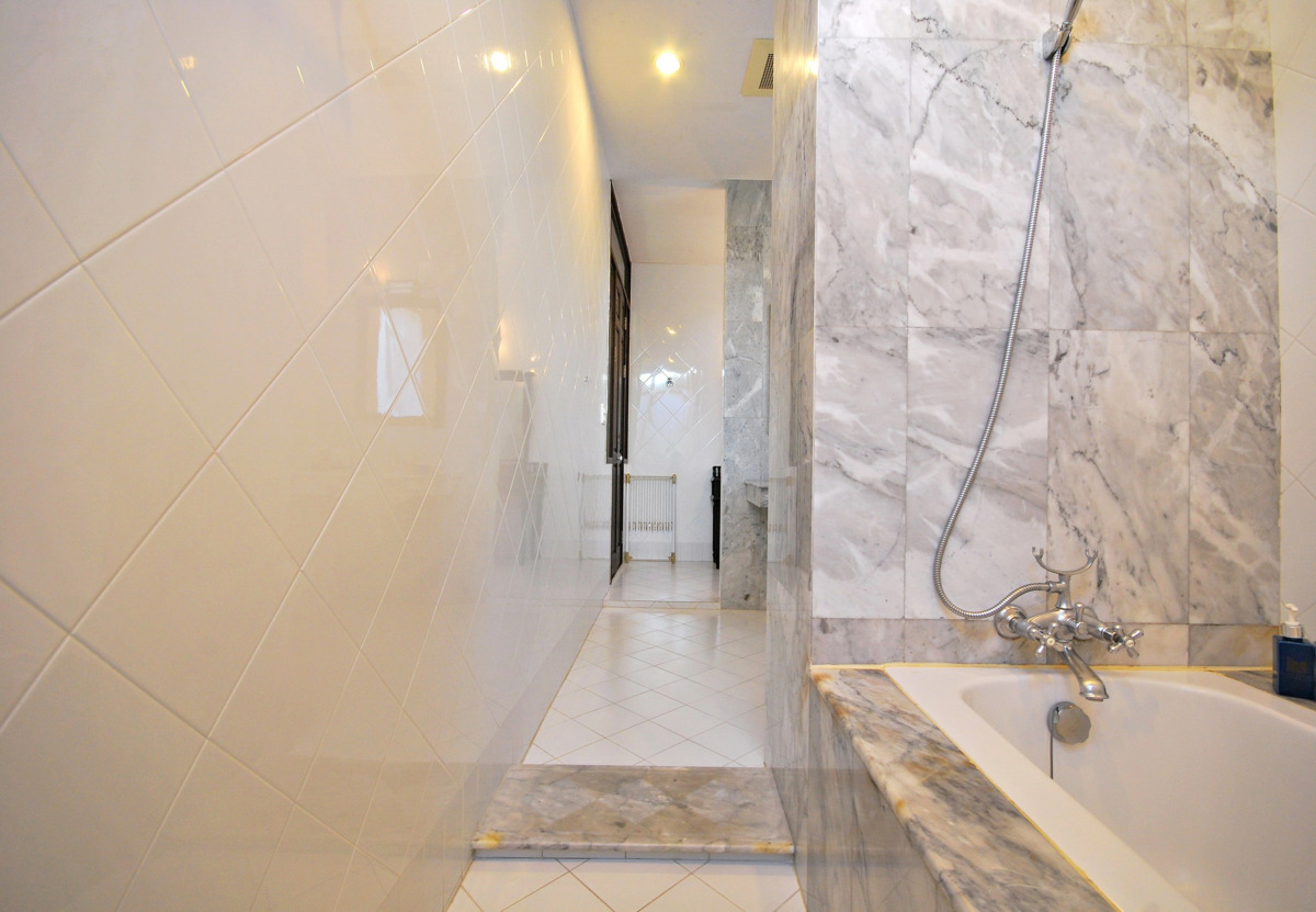 Baan Bayan Beachfront Hotel