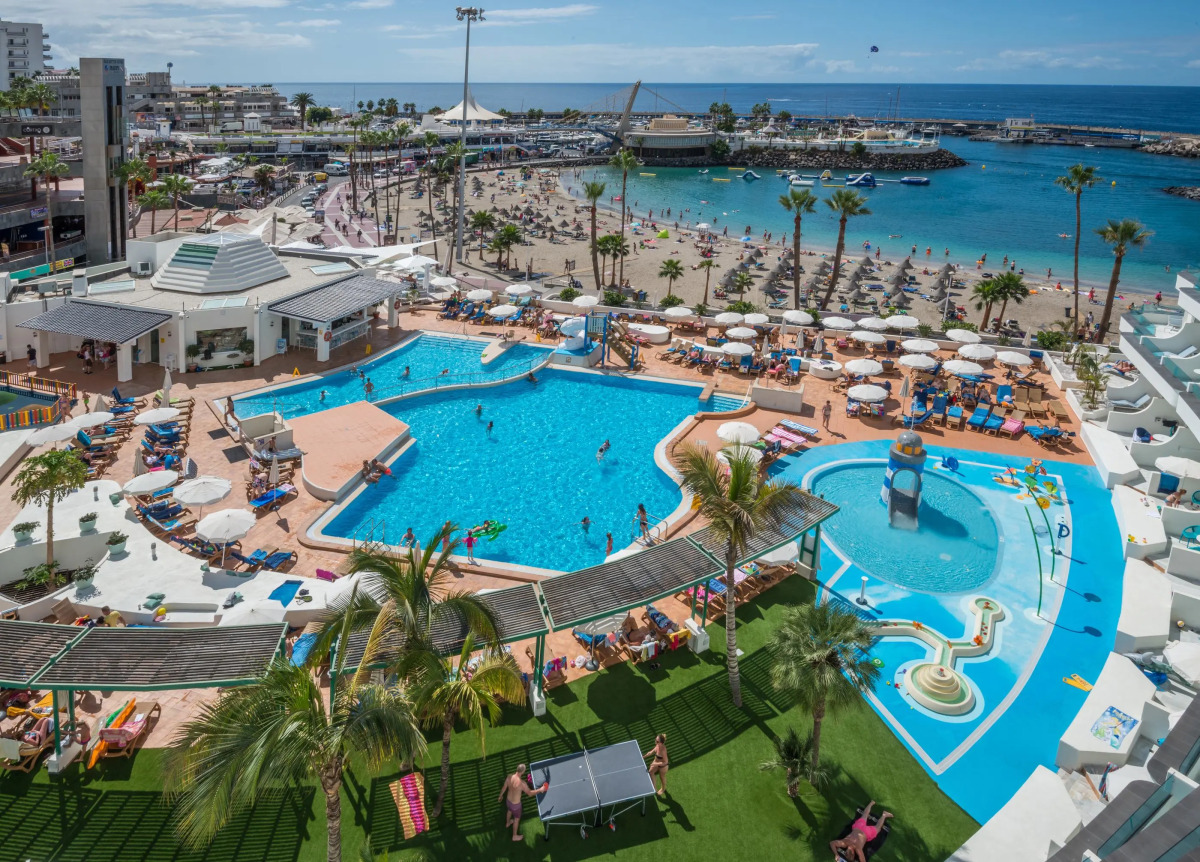 Отель HOVIMA La Pinta Beachfront Family