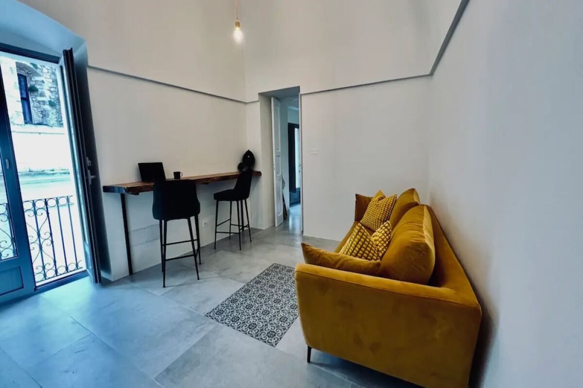 Tiny Townhouse In The Historic Centre