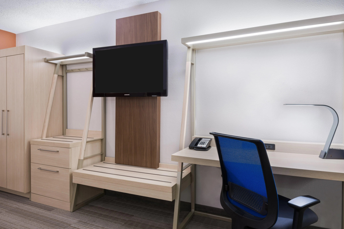 Holiday Inn Express & Suites Nearest Universal Orlando by IHG