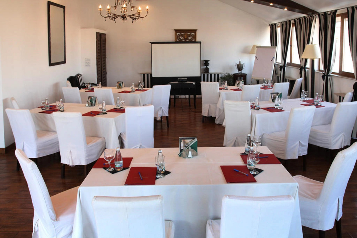 Arc de Triomphe by CityBookings