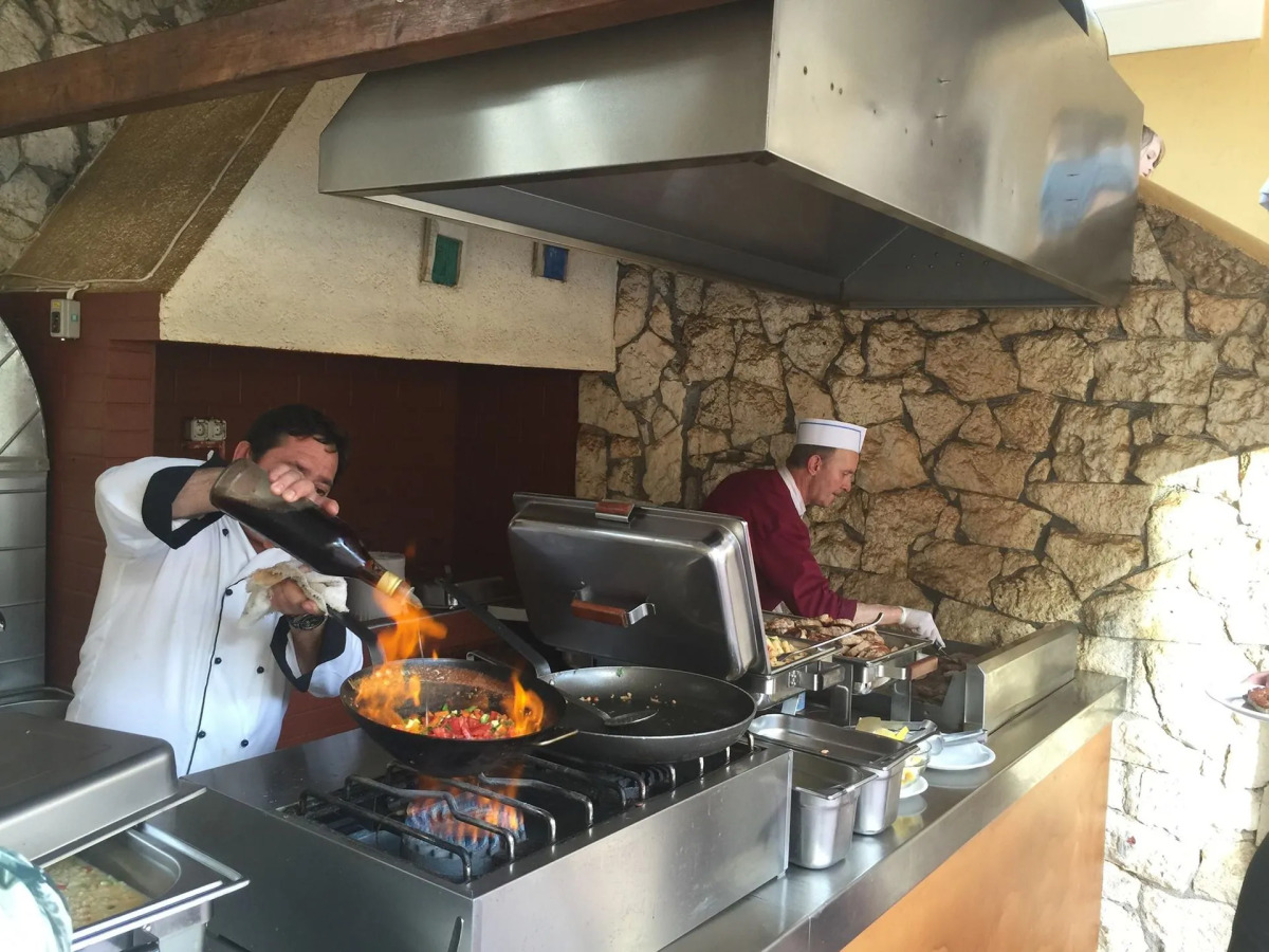 Elmi Suites Beach Hotel - All Inclusive