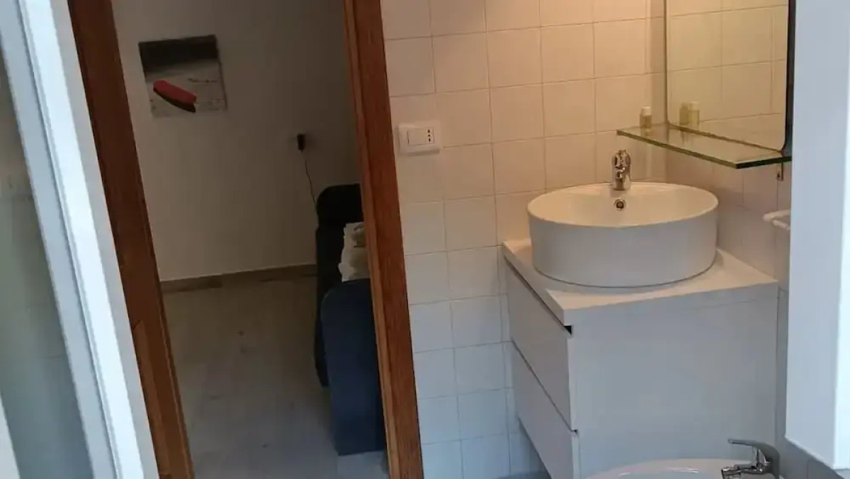 Vatican tiny house by Gialel