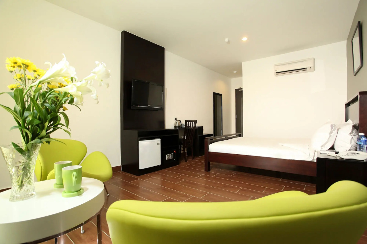 Hotel O Crossroads Hotel