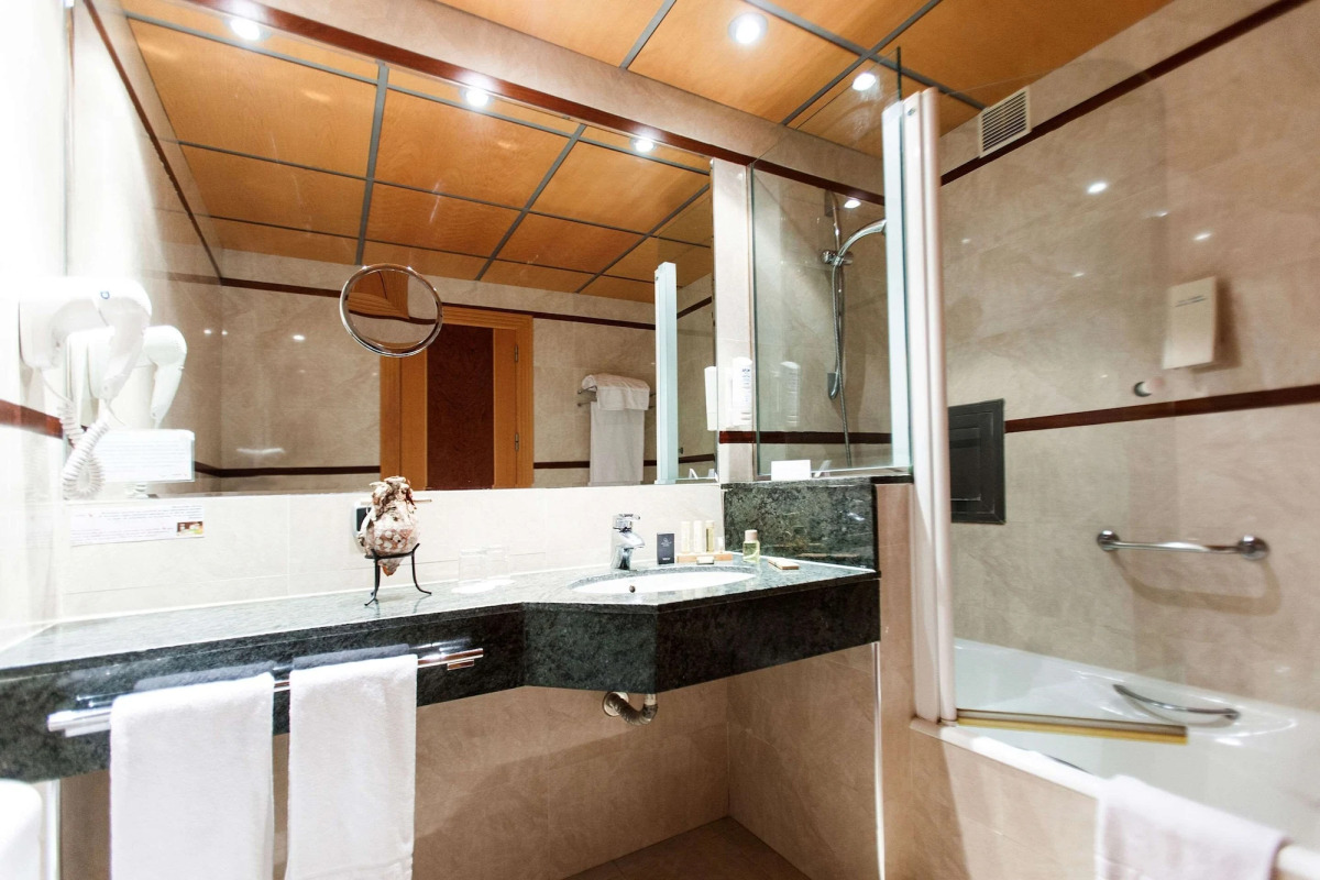 Hotel Sercotel Gran Fama