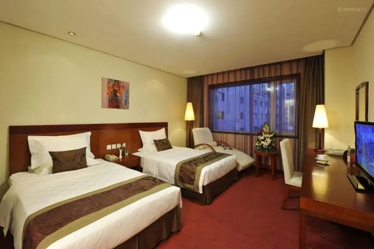 Super House International