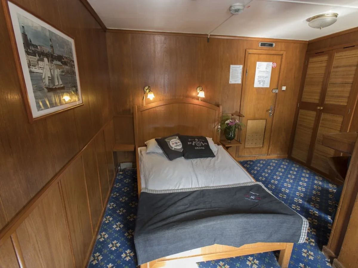 MS Birger Jarl - Hotel & Hostel