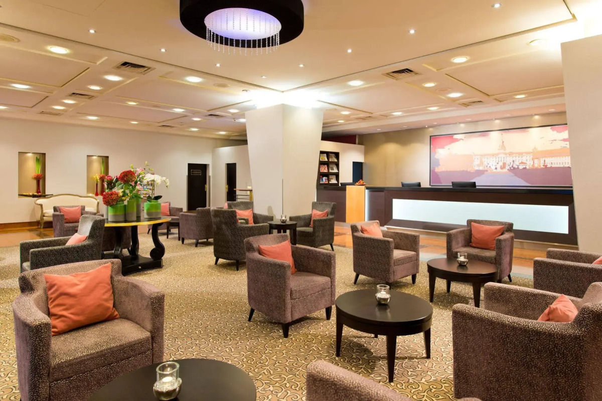 Отель The Q - Quadro City Hotel