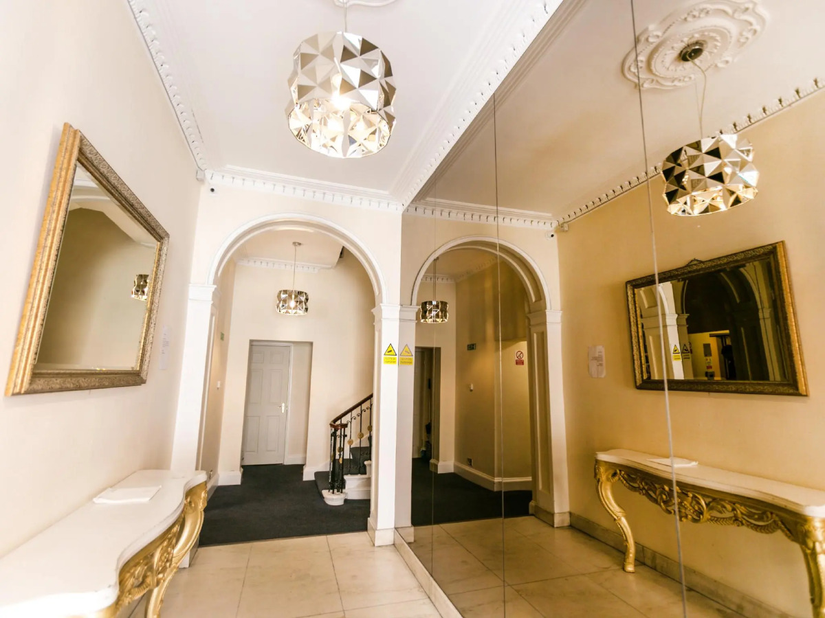 Park Lane Apartments - Clarges St