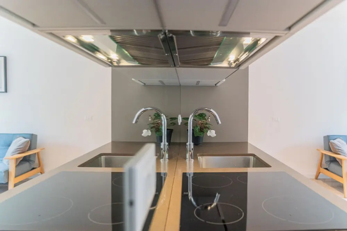 Your Private Harbour Nearby George Clooney