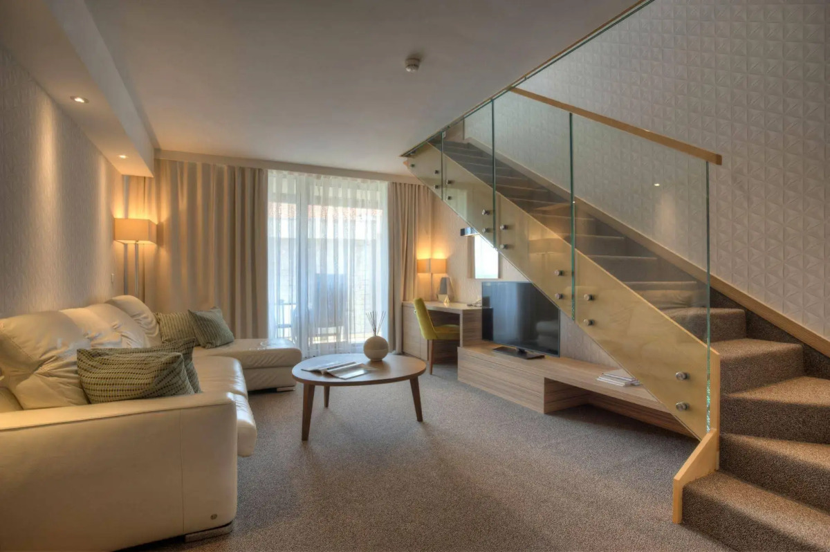 Maestral Resort & Casino