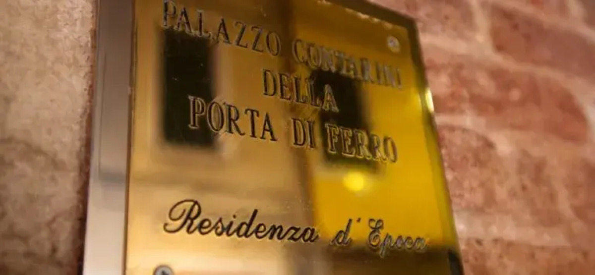 Palazzo Contarini Della Porta Di Ferro