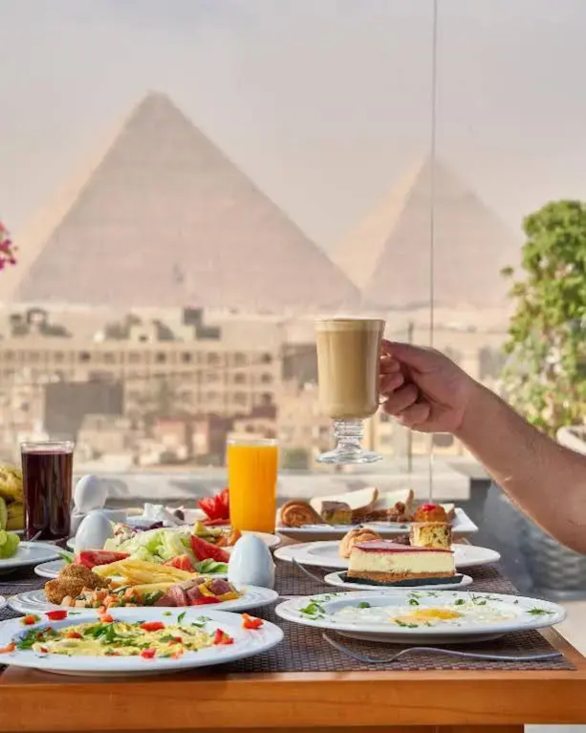 New Pyramid Front Hotel