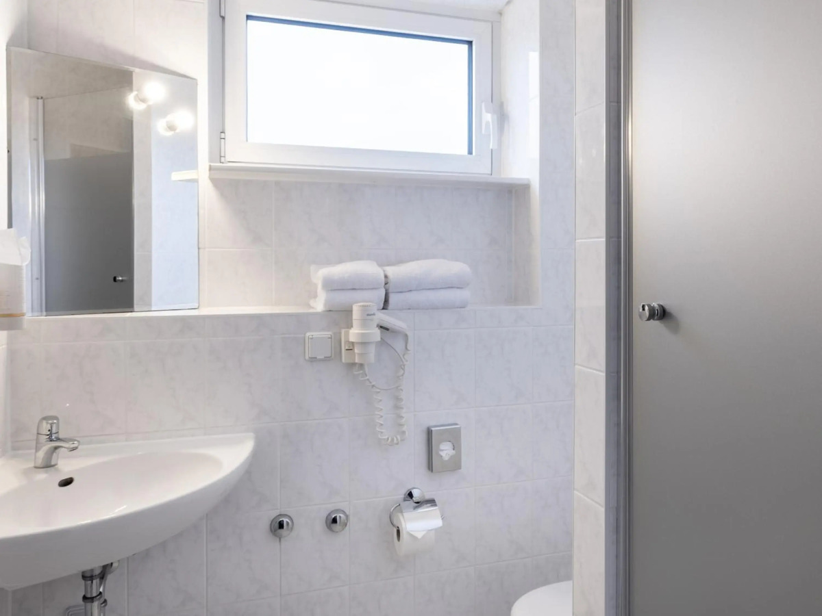 Good Morning + Berlin City East