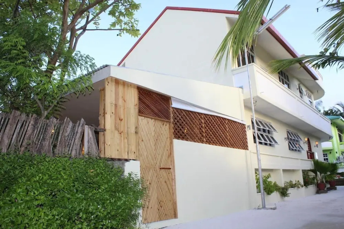 Hanifaru Transit Inn