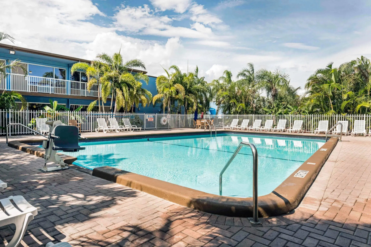 Rodeway Inn & Suites Fort Lauderdale Airport & Cruise Port
