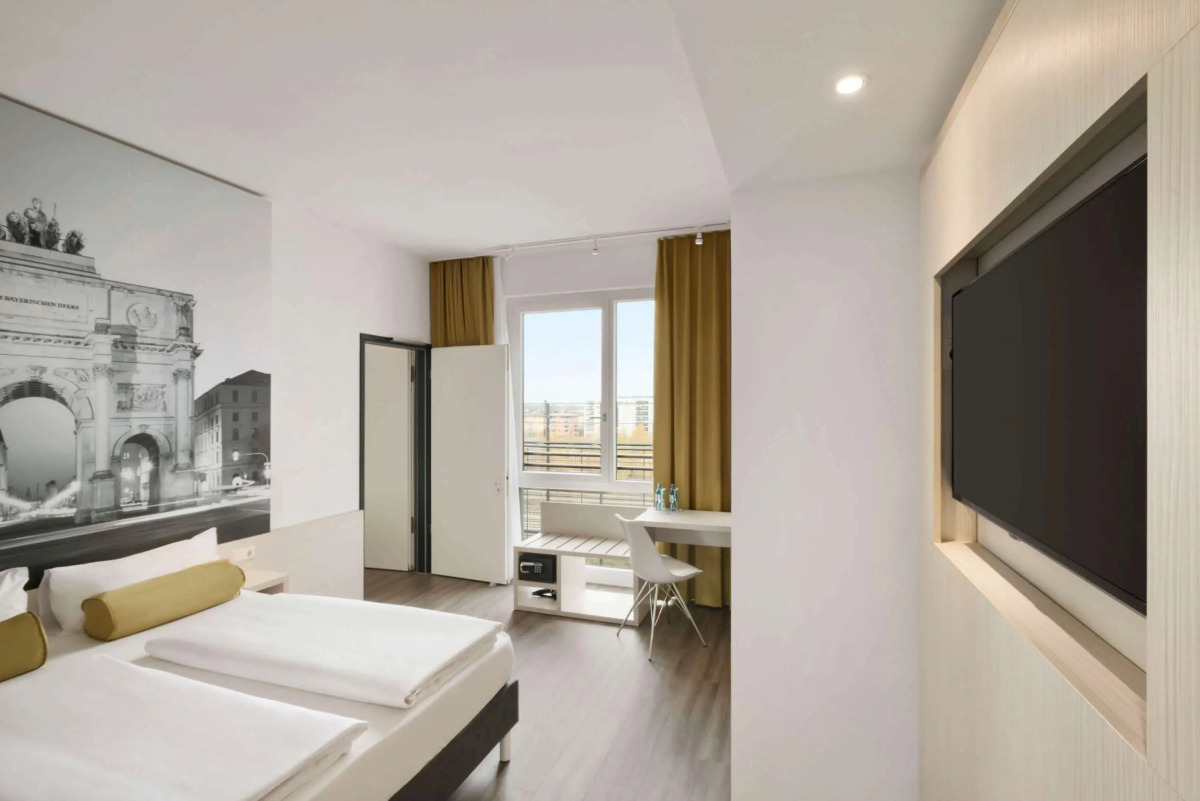 Super 8 by Wyndham Munich City West