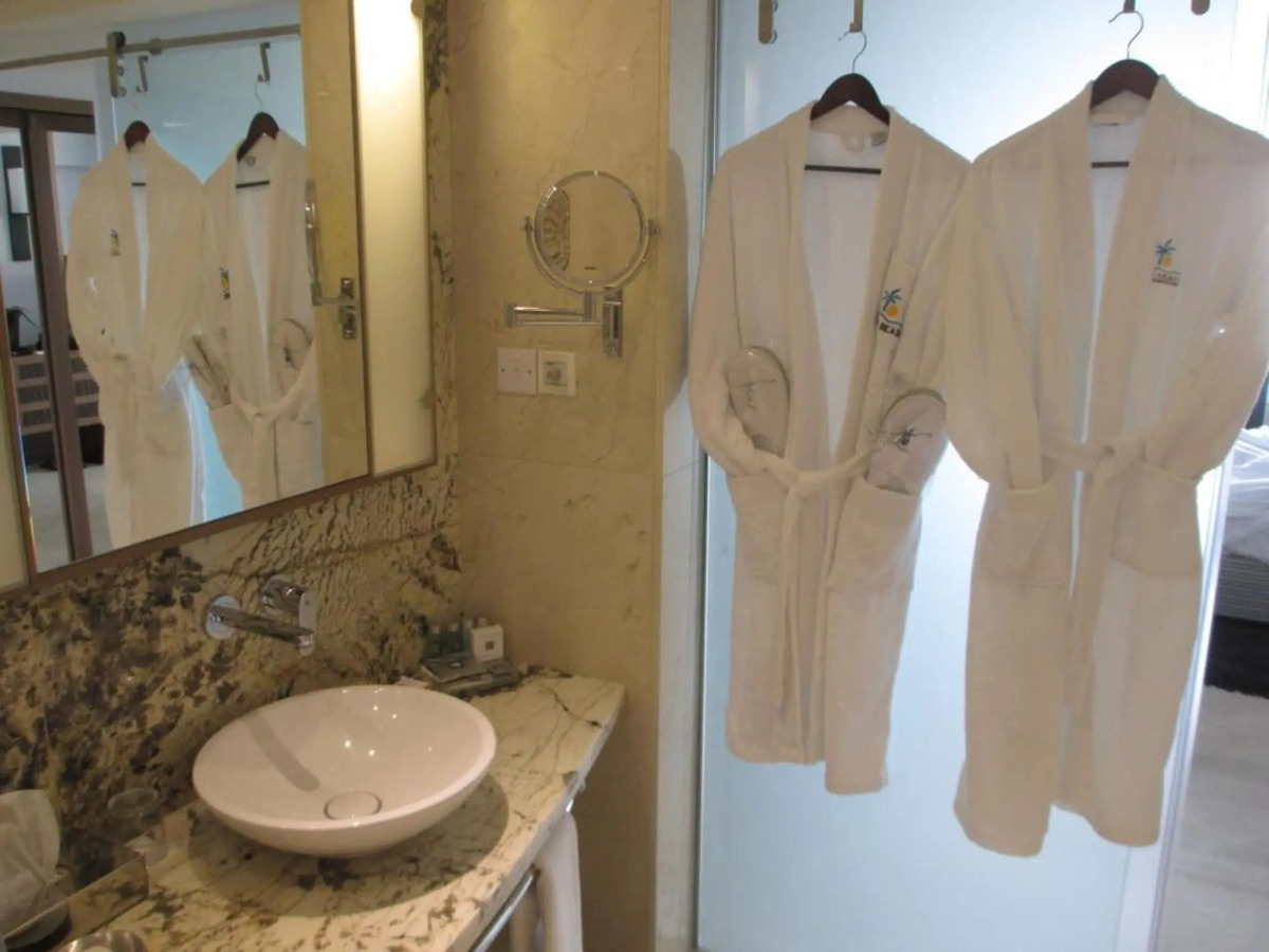 Palm Beach Hotel & Bungalows