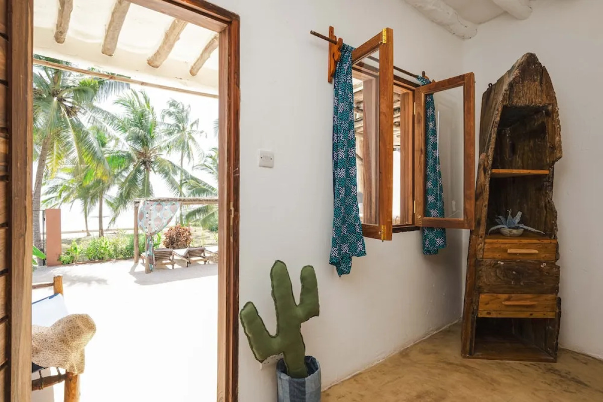 Shanuo Beach Bungalows