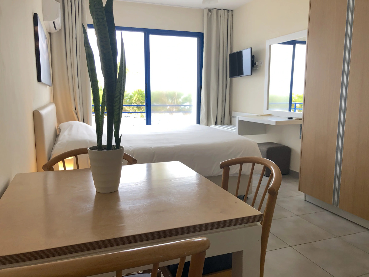 Vrachia Beach Hotel & Suites - Adults only