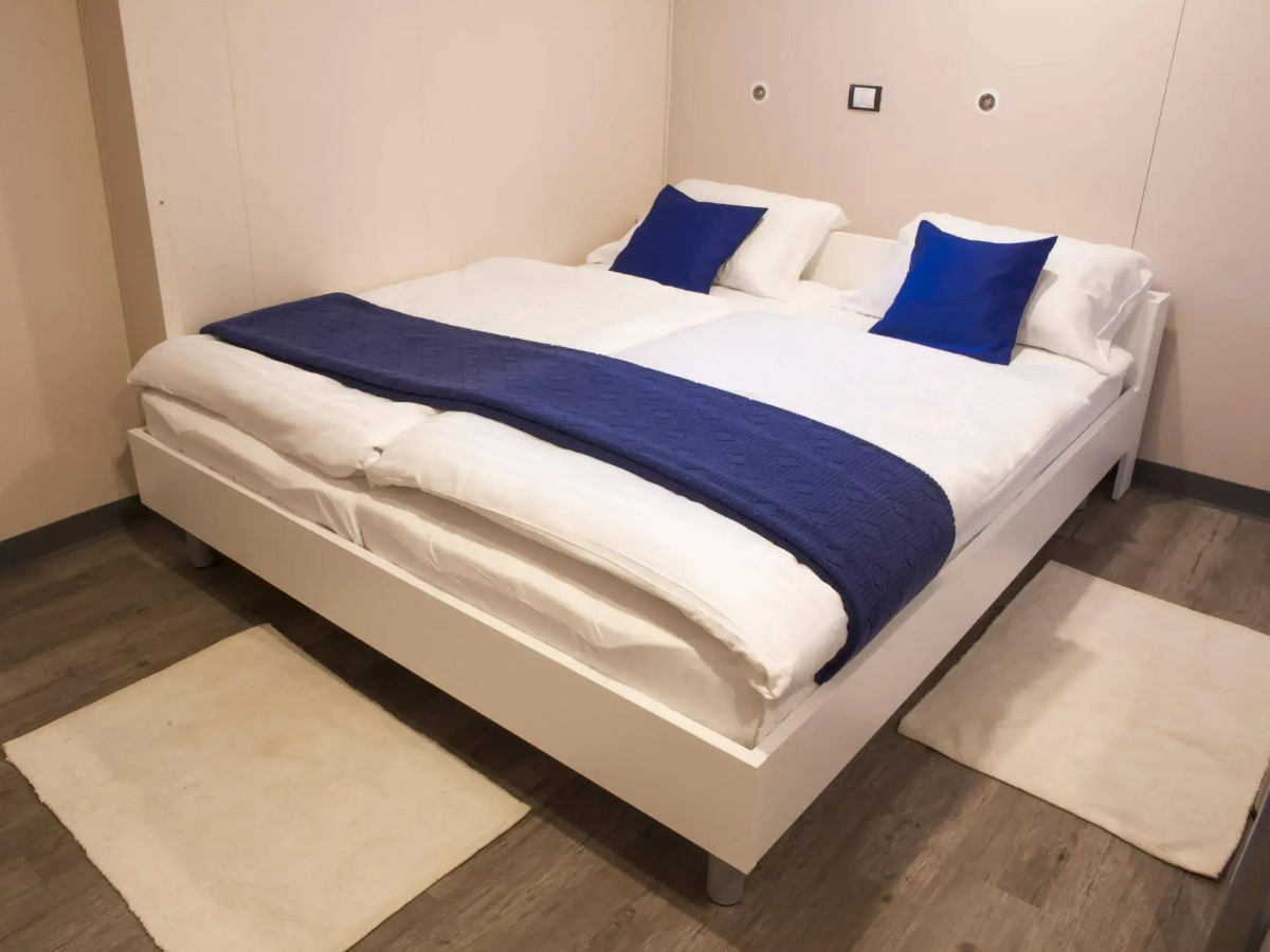 Botel Marina - Hostel