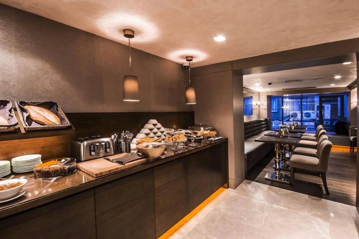 The New Hotel Zeybek