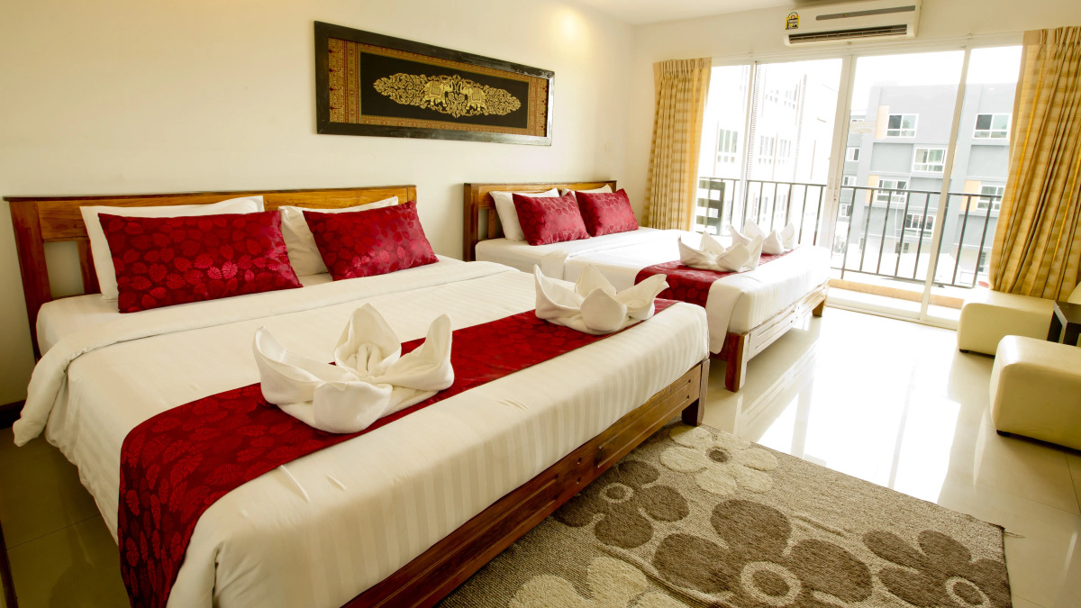 Sinsuvarn Airport Suite