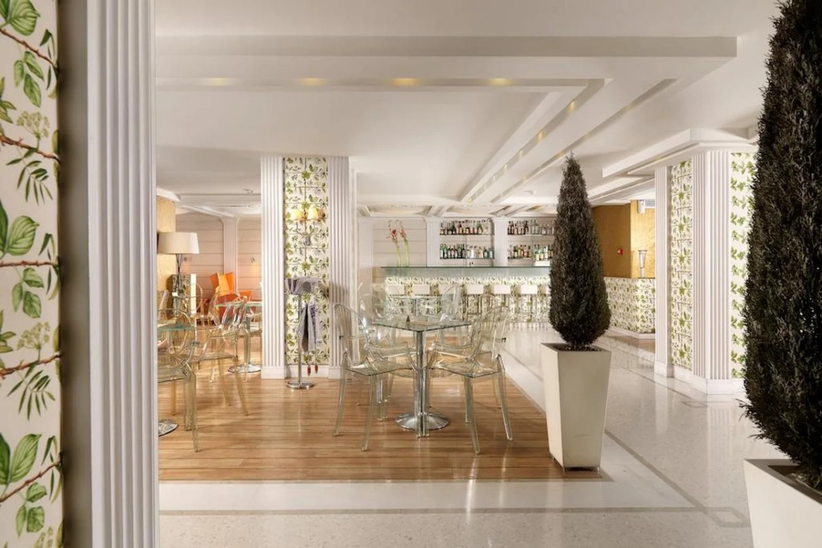 Отель Airotel Stratos Vassilikos