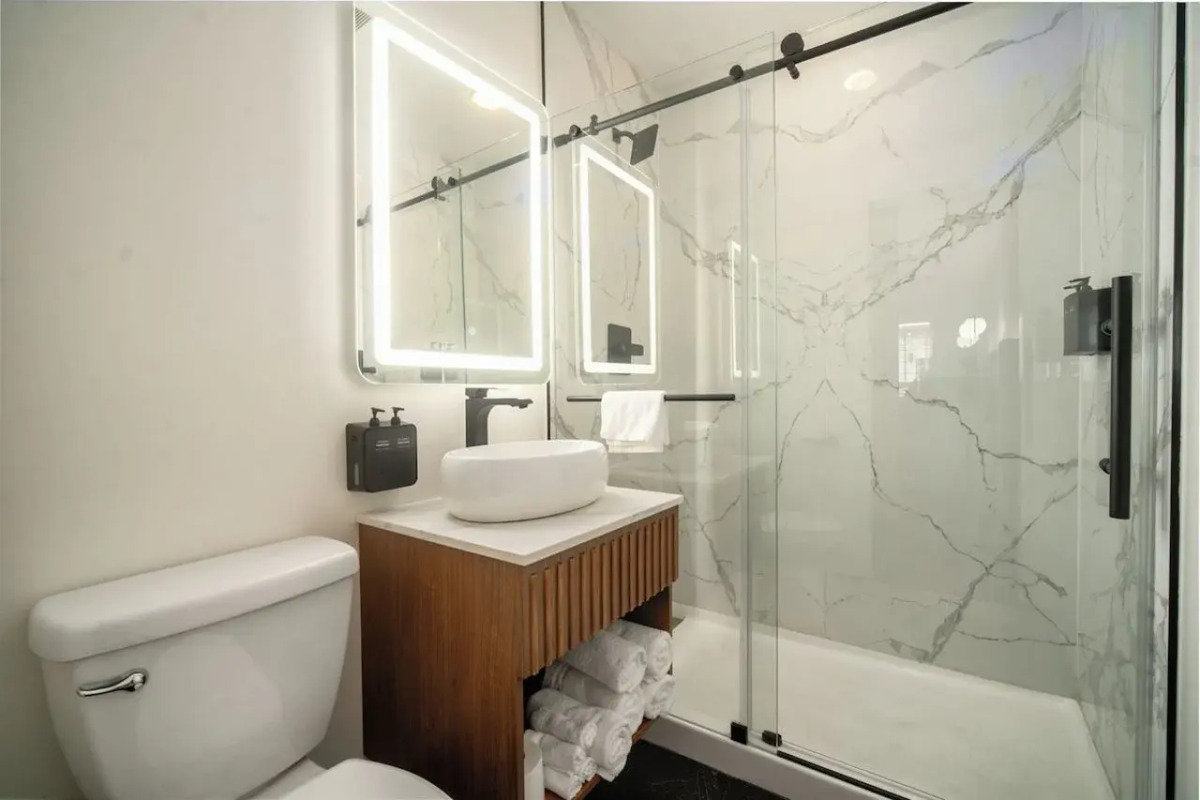 Bevonshire Lodge Motel