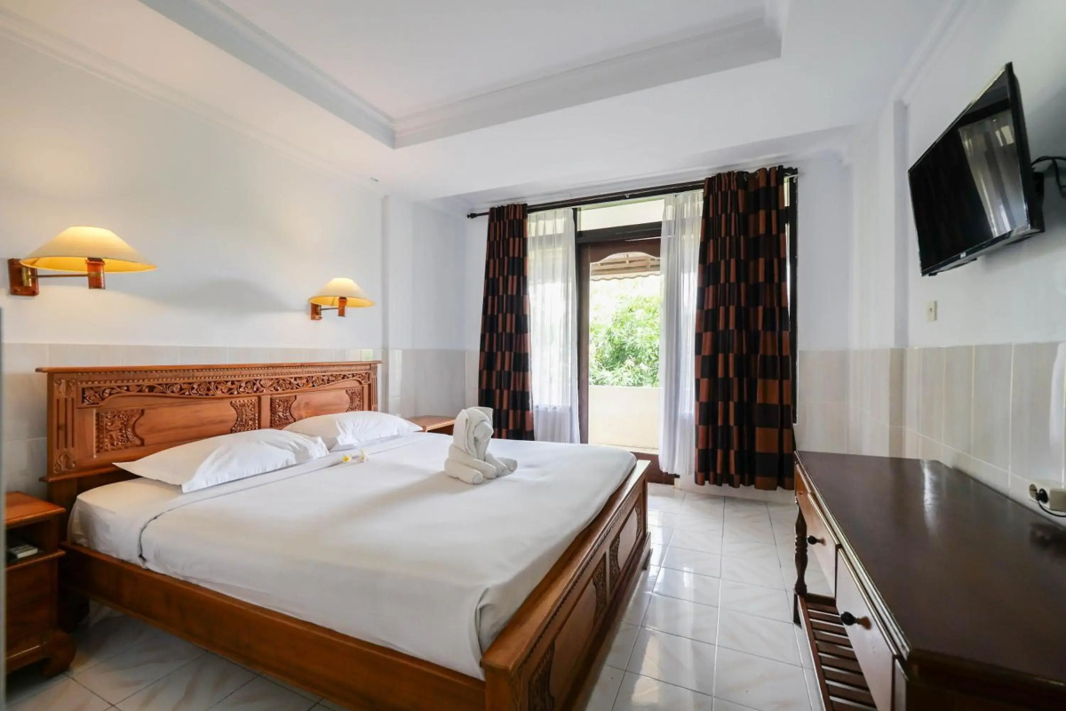 Palm Beach Hotel Bali