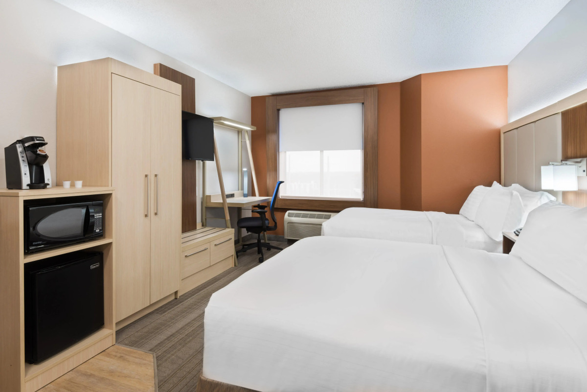 Holiday Inn Express & Suites Nearest Universal Orlando by IHG