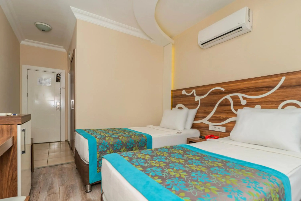 Kleopatra Blue Hawaii Hotel