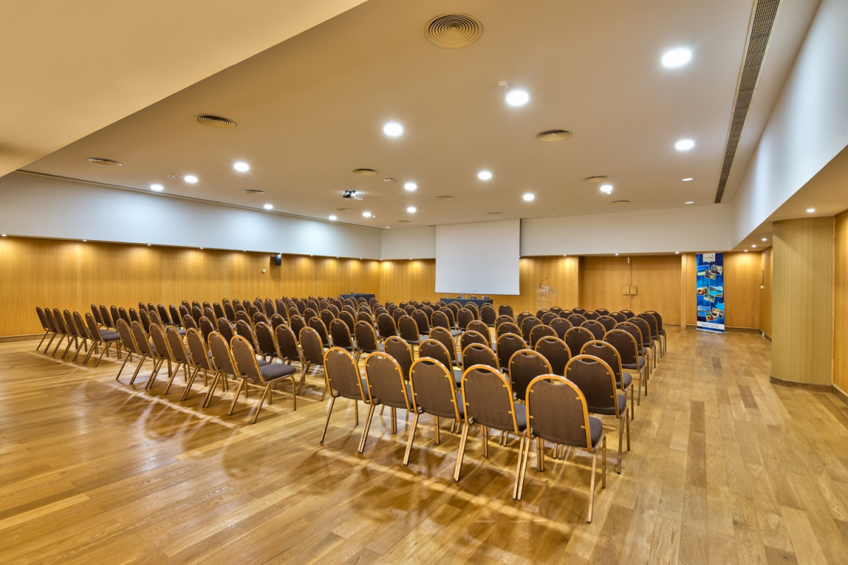 Four Views Monumental Lido