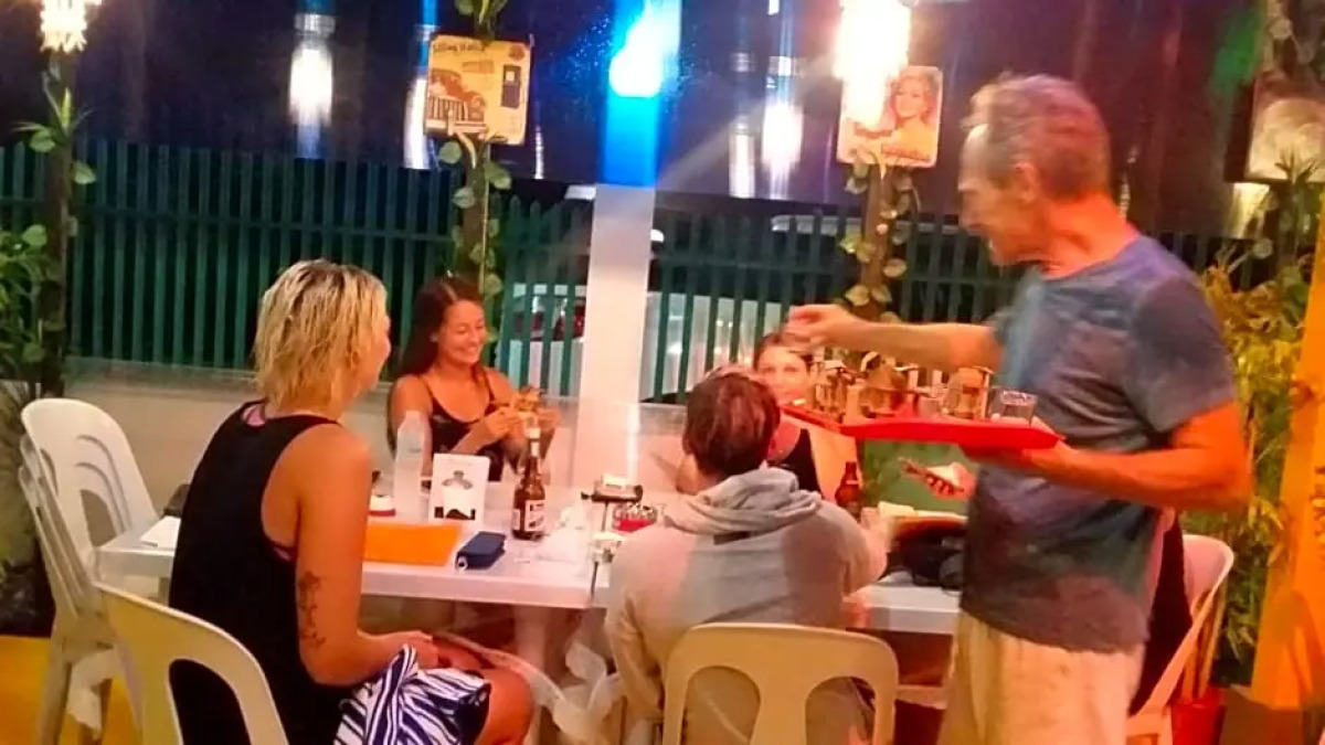 Moalboal Bamboo House / Rooms