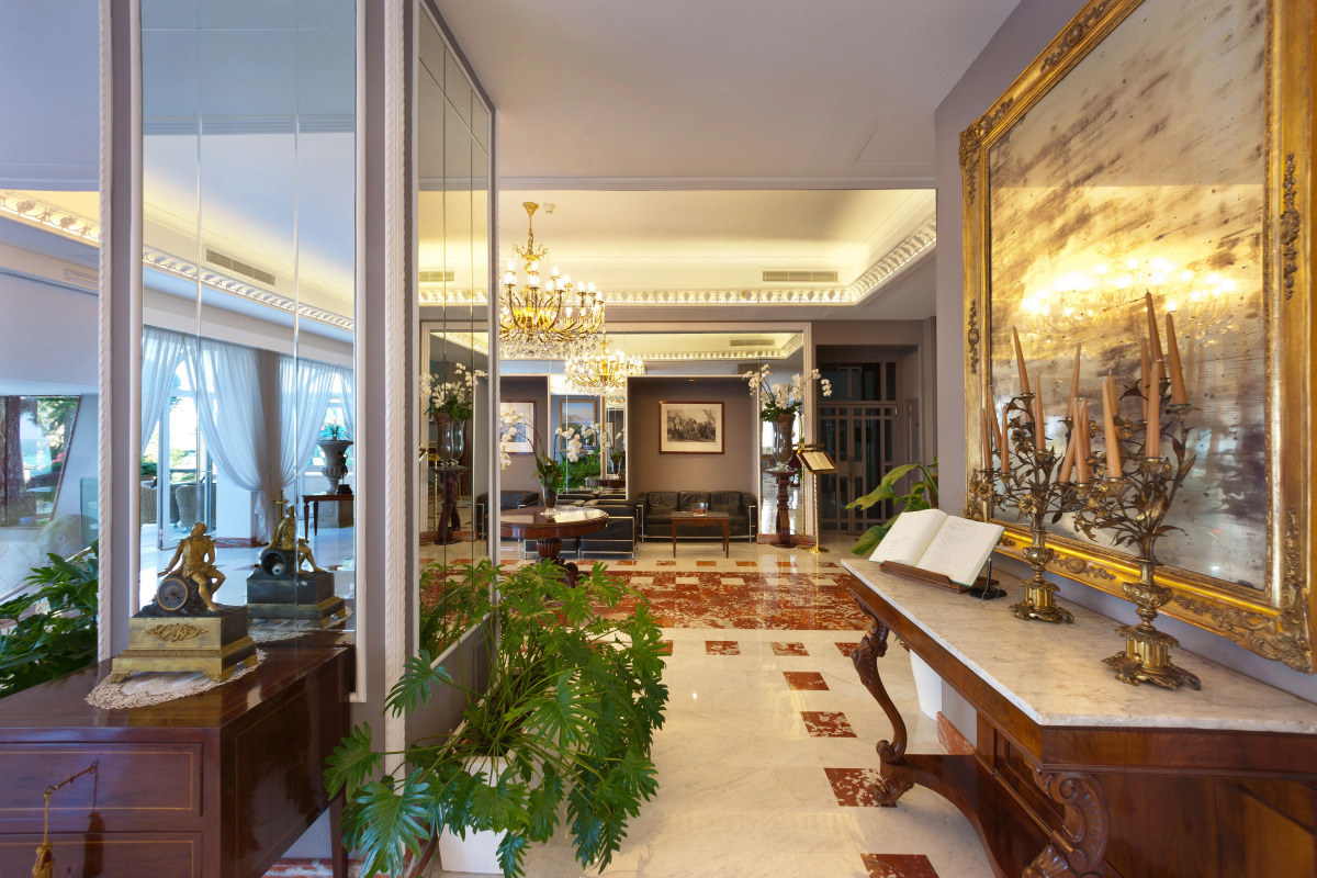 Отель Continental