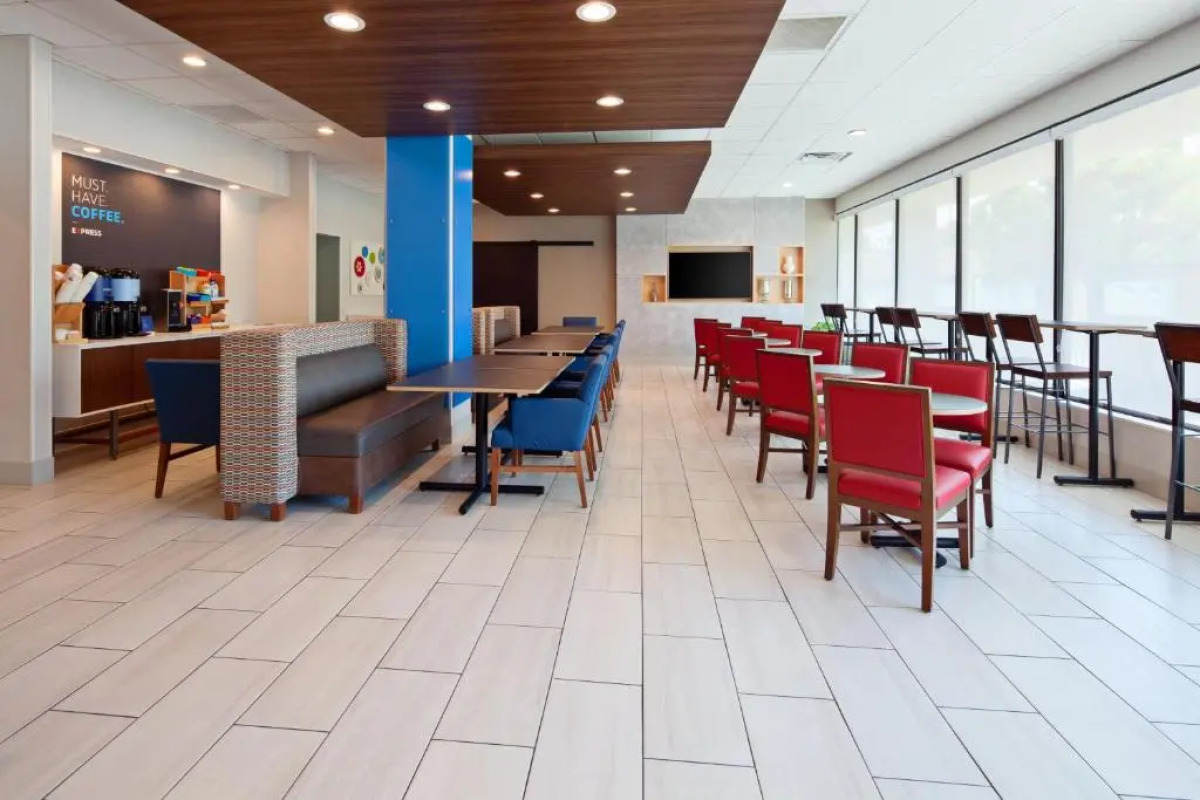 Holiday Inn Express Los Angeles Airport by IHG