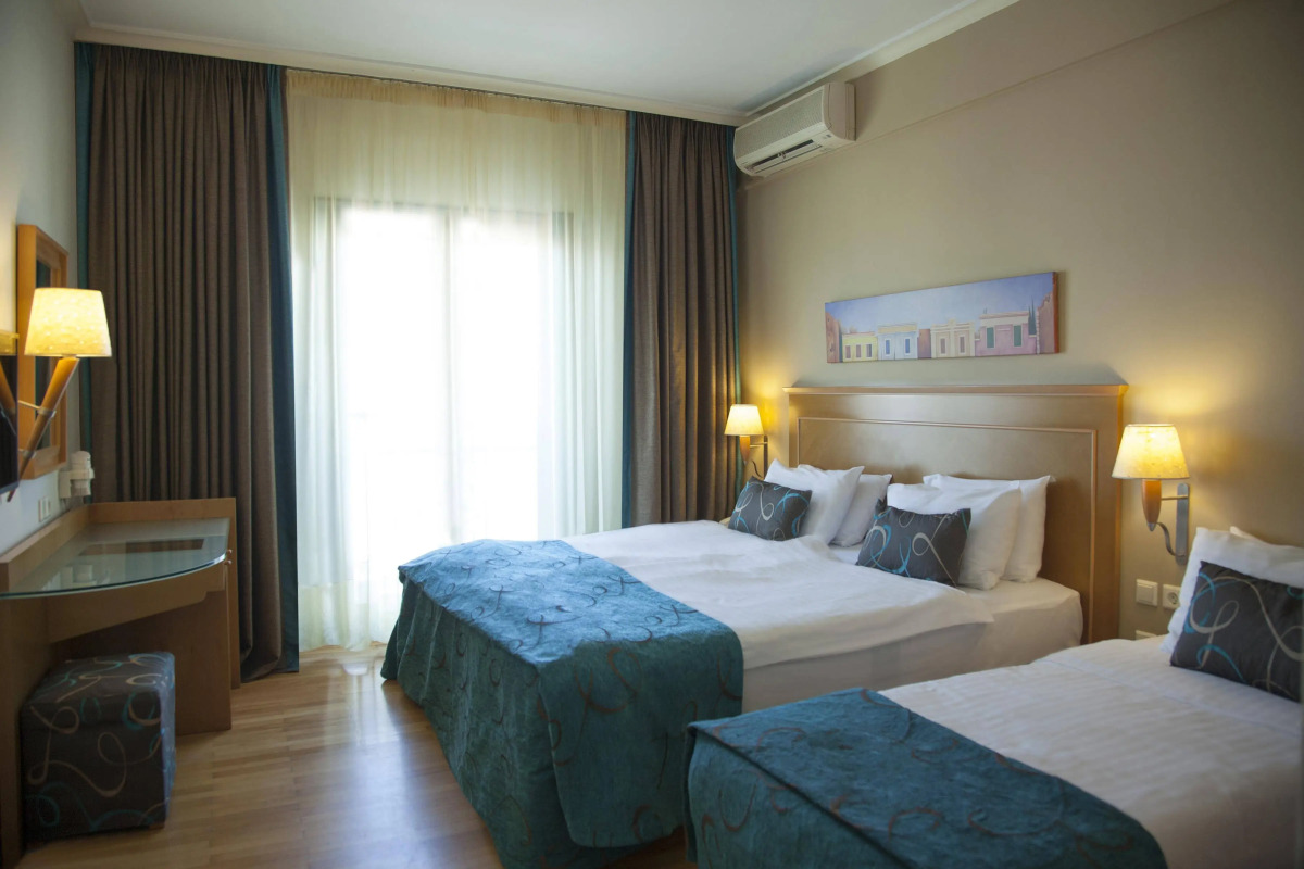 Plaka Hotel
