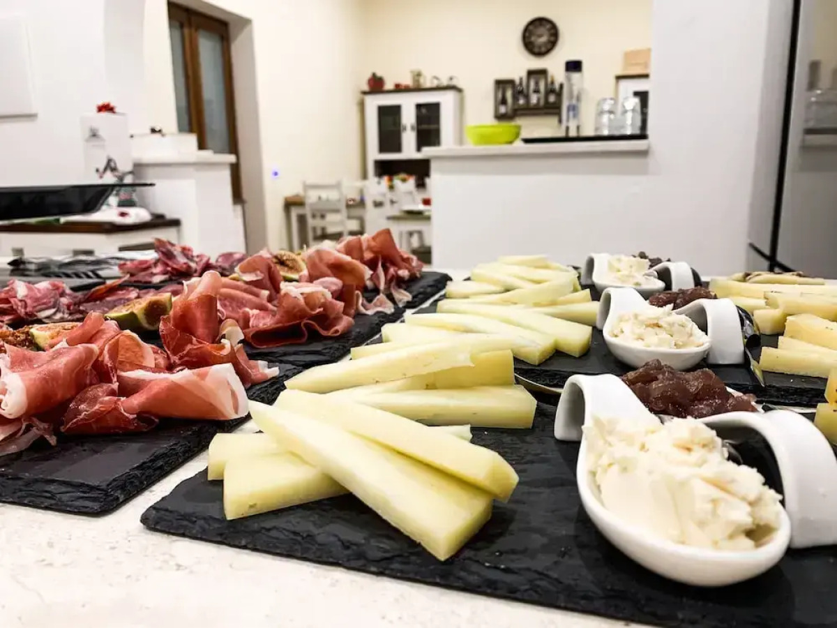 Domo Achenza Guesthouse